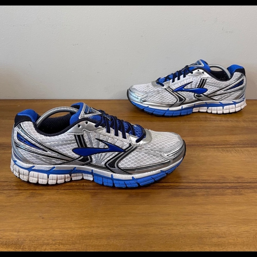Men’s Brooks Adrenaline GTS 14 running shoes